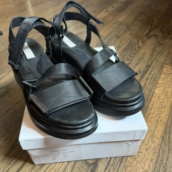 Black Platform Sandals - Picture 3 of 6